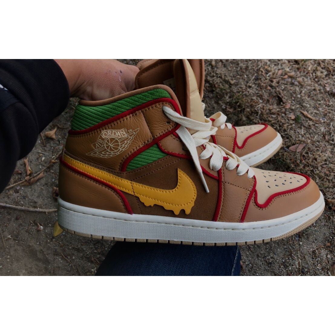 Air Jordan 1 Mid SE “cheeseburger”
