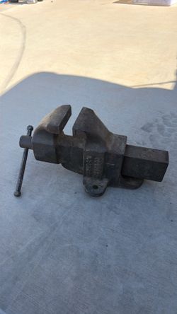 Vintage Morgan Chicago 35 fixed bench vice