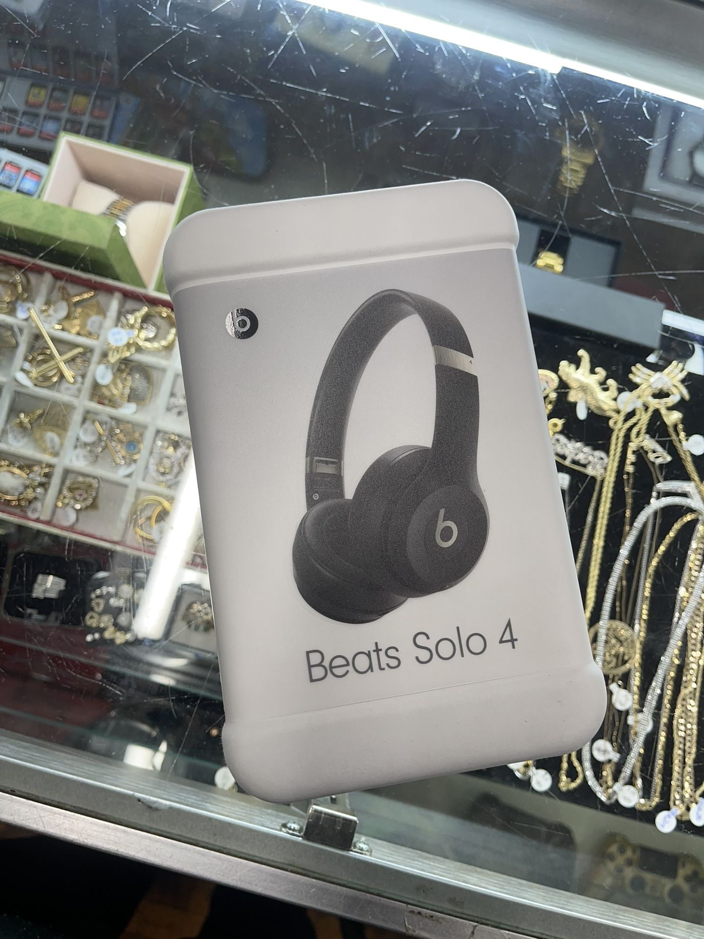 BEATS SOLO WIRELESS 4 BRAND NEW IN BOX SELLING FOR $199‼️