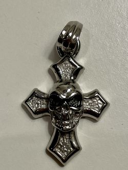Pendant Skull with Cross