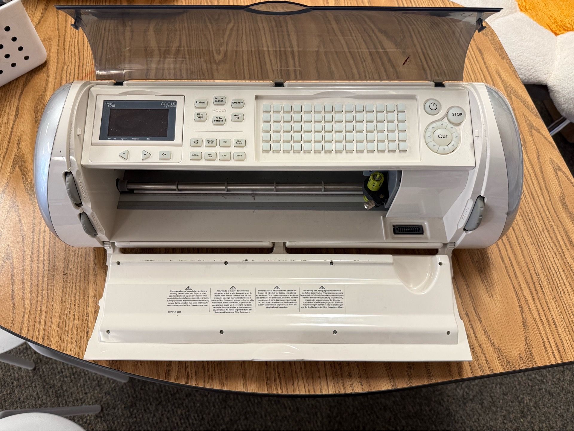 Cricut Expression Cutting Machine + 15 Cartridge Bundle