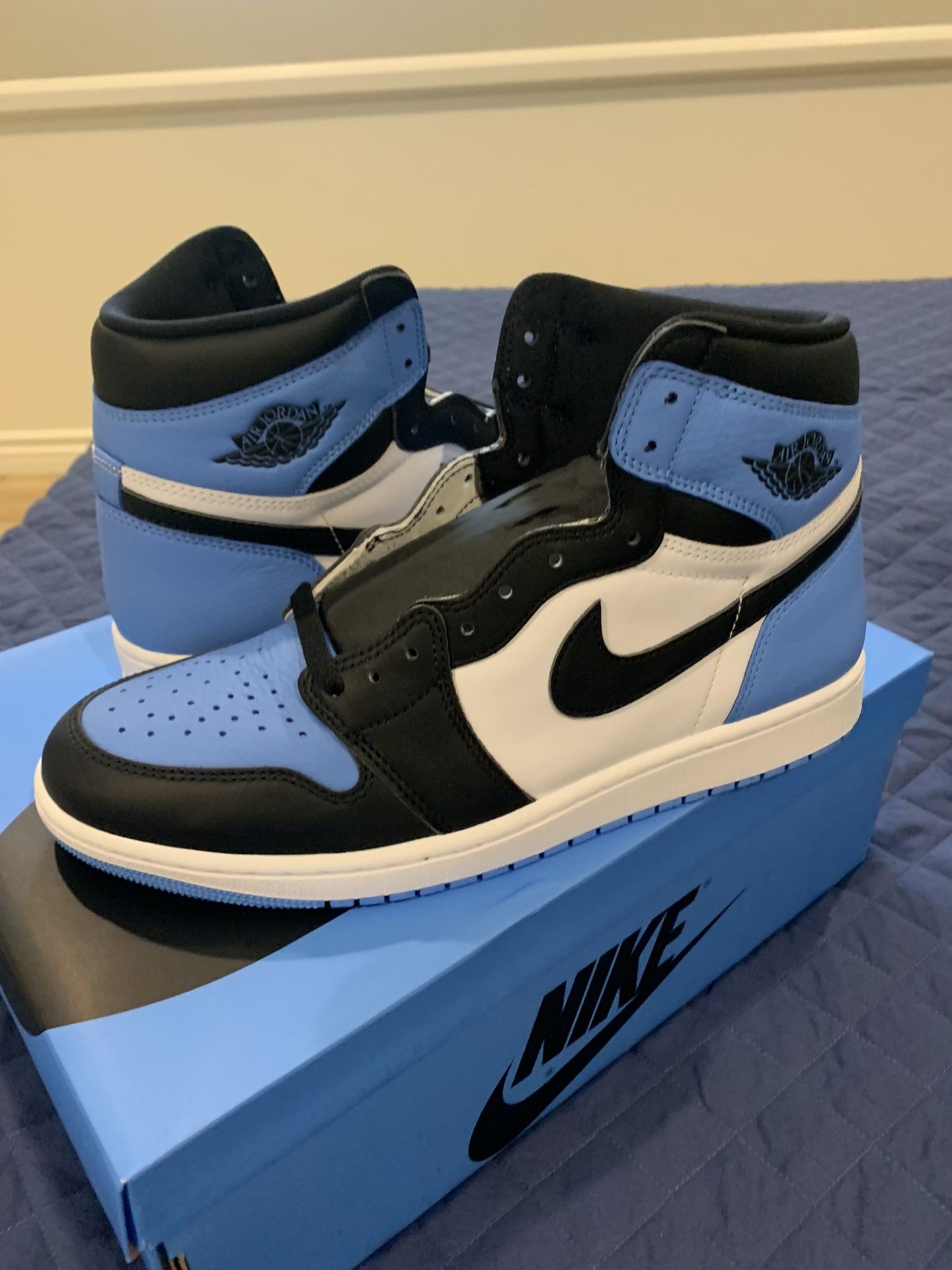 Air Jordan 1 “UNC” Retro High Size 11 NEW Jordan 1 Retro High Off-White University Blue Size: 11 Cond  main image 2