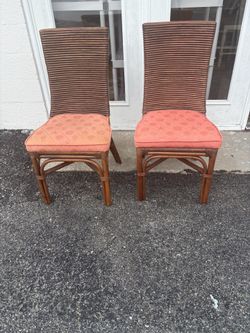 Set of 2 rattan chairs
