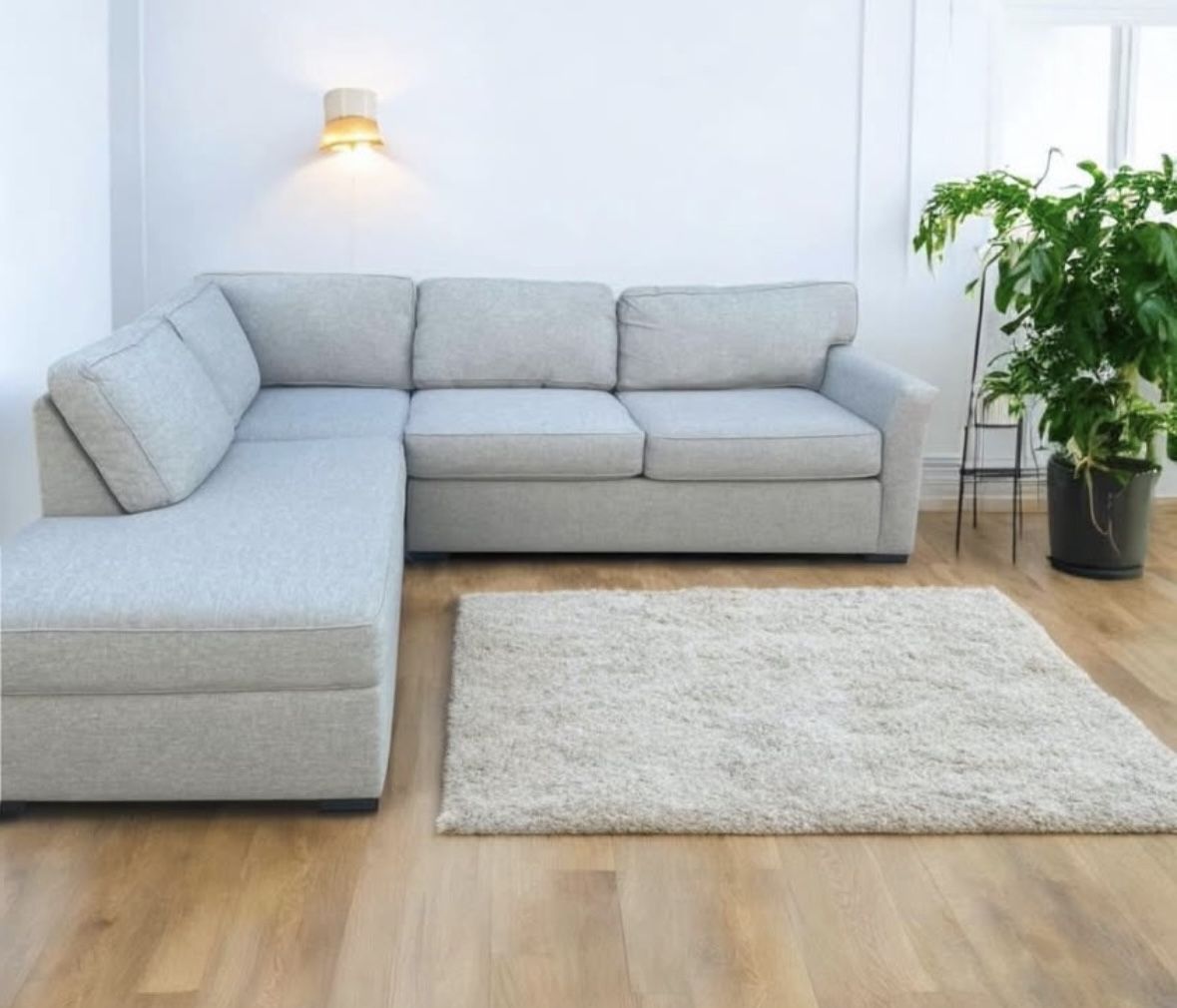 Living Spaces Sectional Couch 🛻Delivery Available🛻