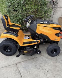 Cub Cadet XT1 Enduro LT 42 in. 547cc Engine with Intelli Power Hydrostatic Drive Gas Riding Lawn Tra