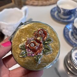 Vintage Floral Compact