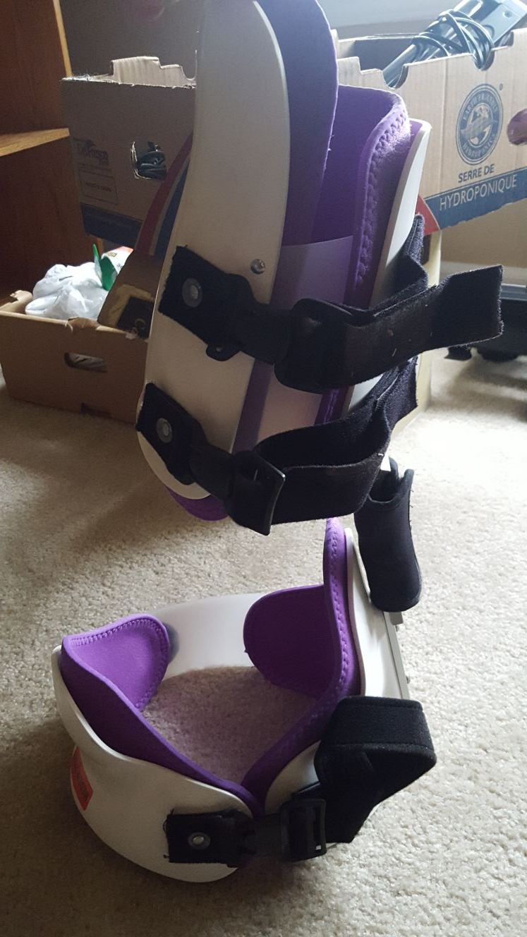 Leg brace