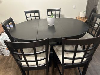 Dining room table