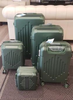 Brand New 5-Piece Expandable Hard Shell Luggage Set – Spinner Suitcases with TSA Lock
