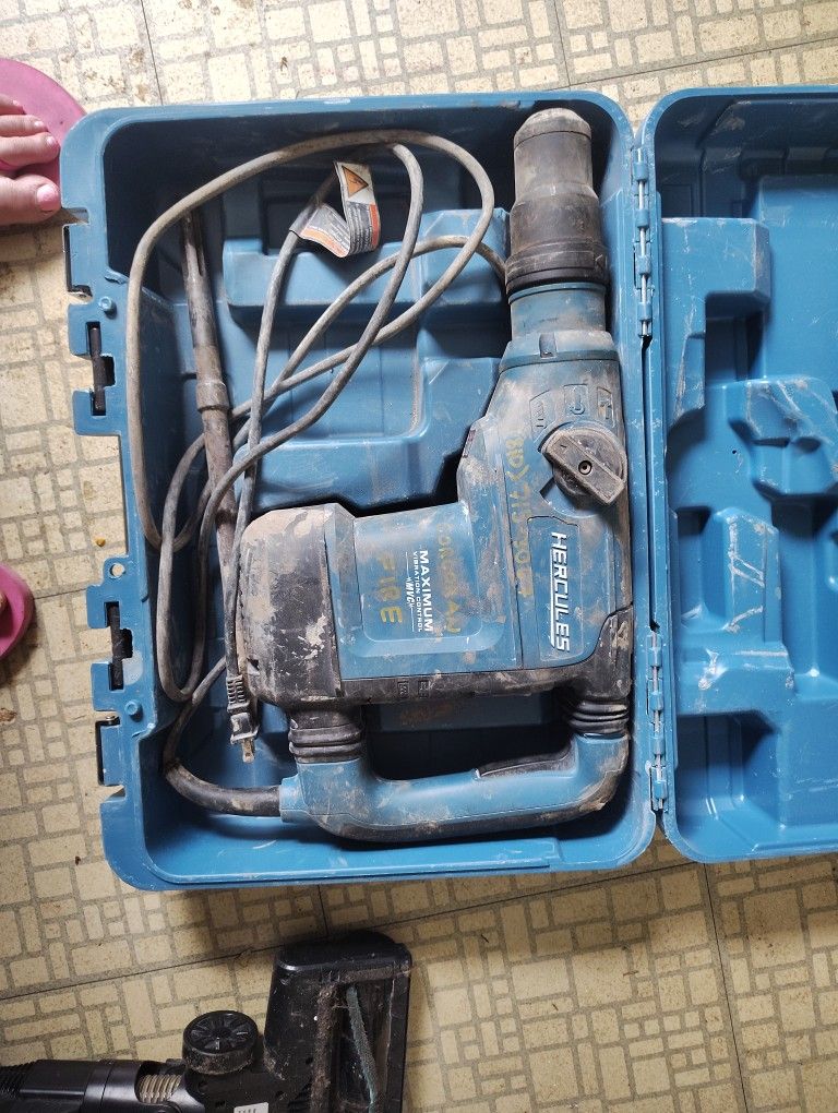 The Hercules HE34 Corded Rotary Hammer