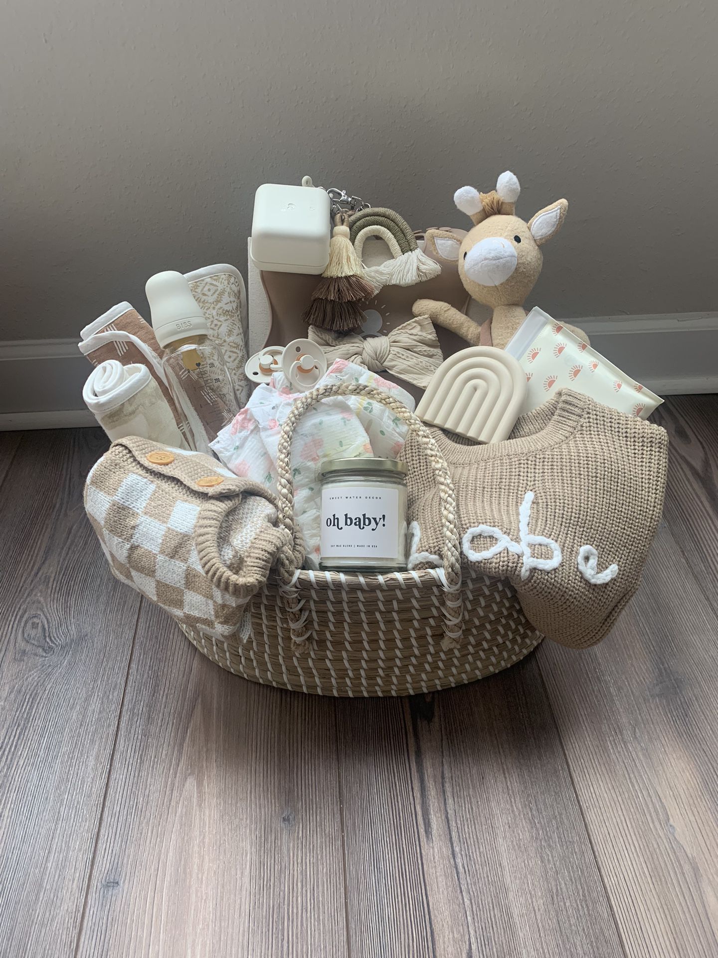 Luxury Neutral Baby Girl Basket 
