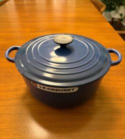 Le Creuset 5.5 Qt Round Dutch Oven