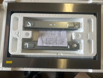 Frigidaire 27” Stainless Steel Microwave Trim Kit GMTK2768AF (READ)