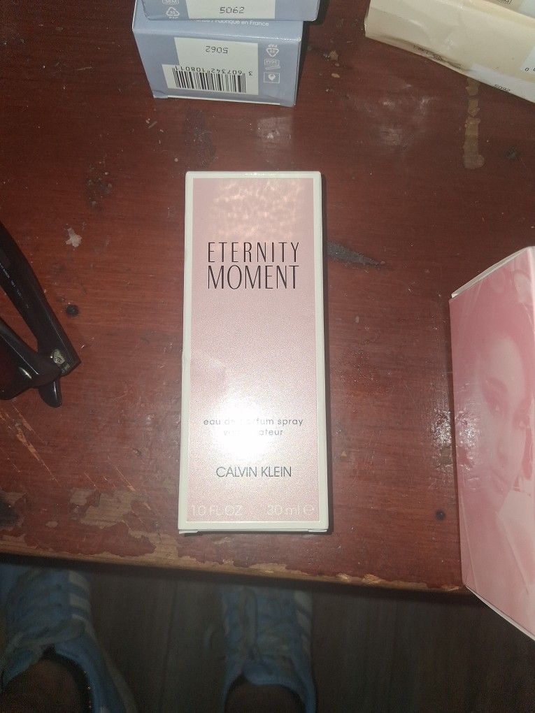 Eternity Moment Czlvin Klein Perfume 1.0 FL Oz