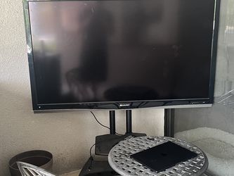 🔹 Sharp Aquos 65” LCD TV (Model LC-65D64U) – Works Great, Includes Remote