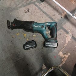 Makita Saws All With Two Batteries 