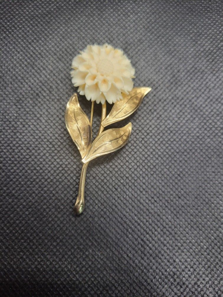 Vintage Celluloid Chrysanthemum Flower Gold Filled Brooch