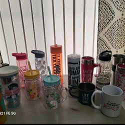 16 tumblers and drink cups  (Selling as a lot)