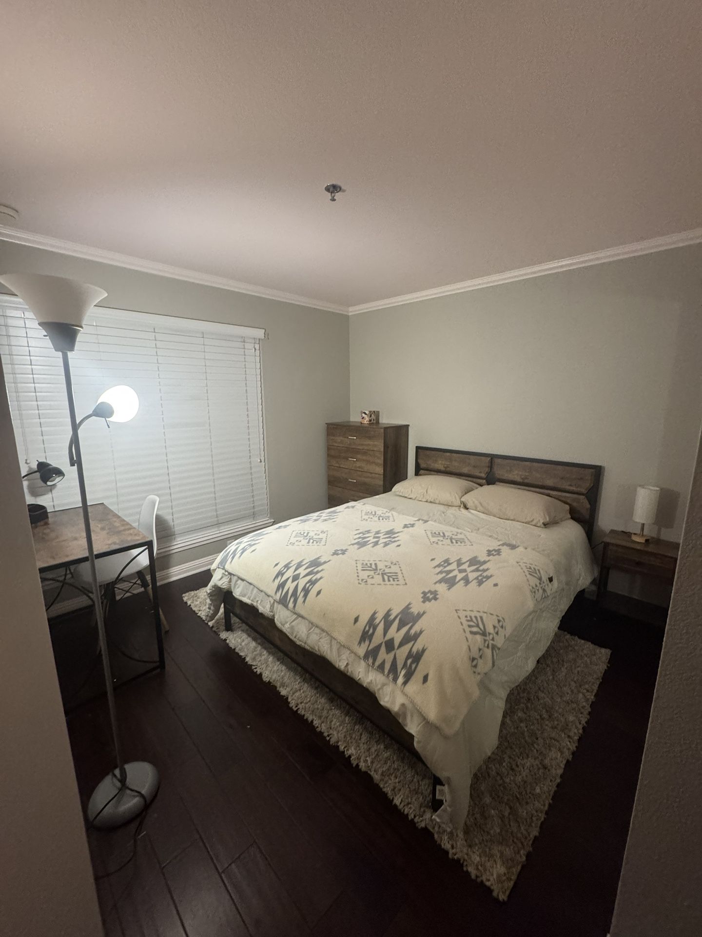 FURNISHED 1 PRIVATE ROOM/BATHROOM