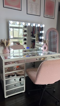 Makeup vanity dimmable lights & Bluetooth speaker