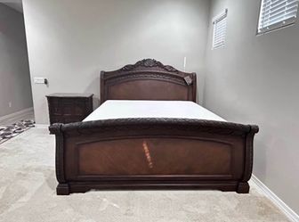 Bedroom Set King sized