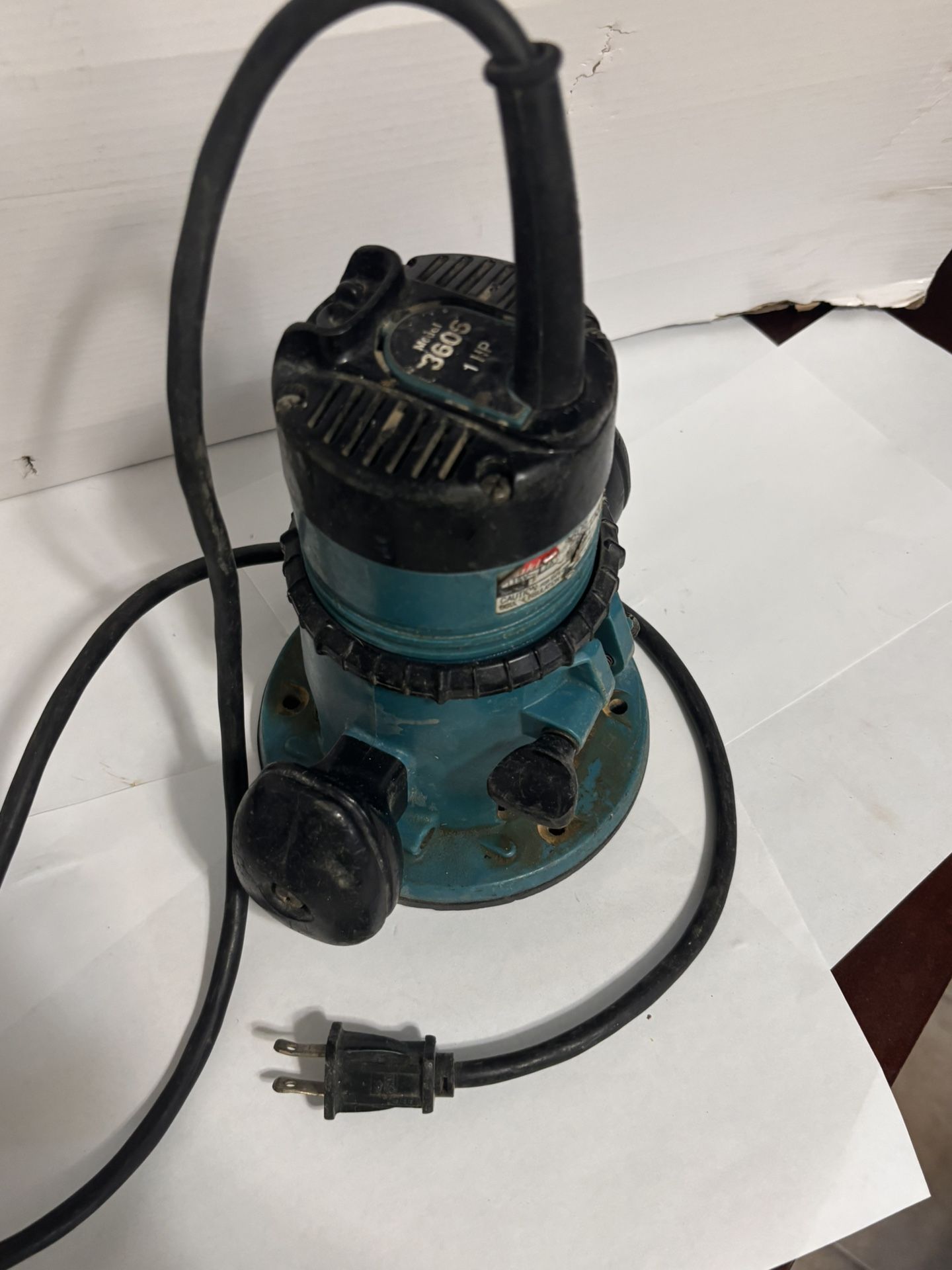 Makita 3606 router