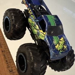 HW MONSTER TRUCKS MUTANT NINJA TURTLES "LEONARDO" HTF HOT WHEEL MONSTER JAM 1/64