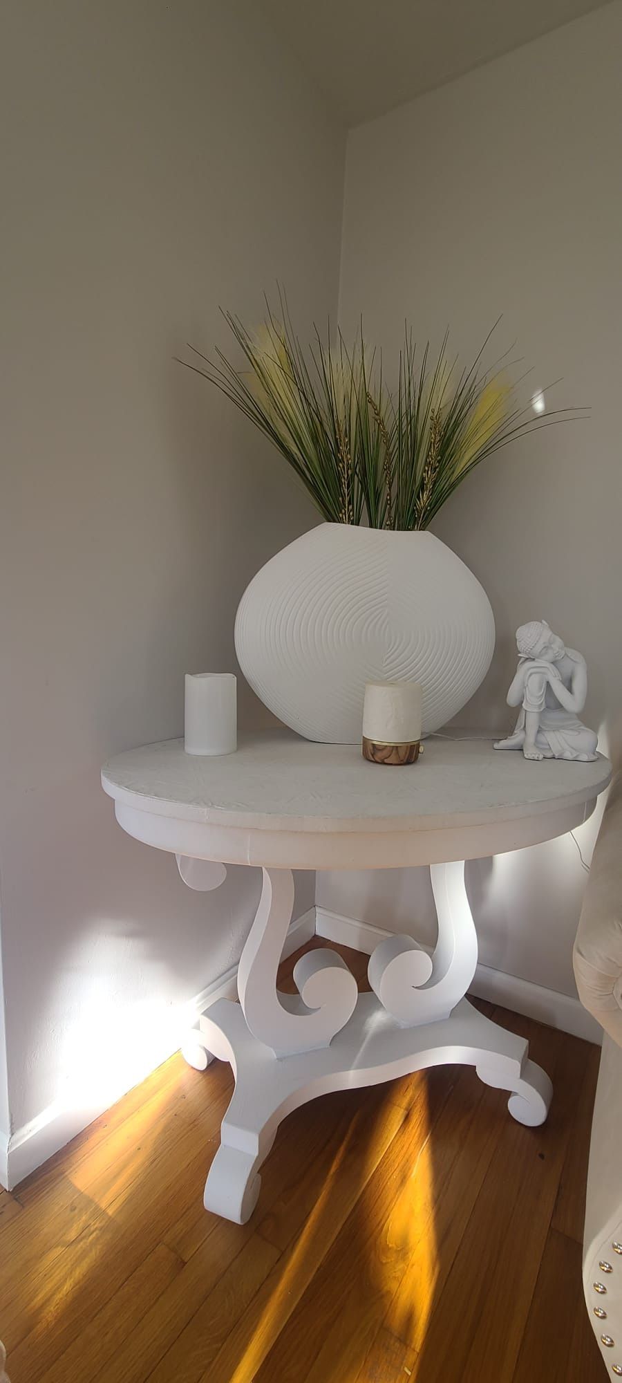 Table With Vaas