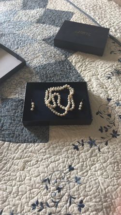 Pearl necklace set