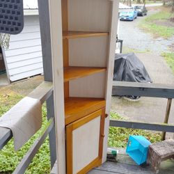 **FREE CORNER SHELF**
