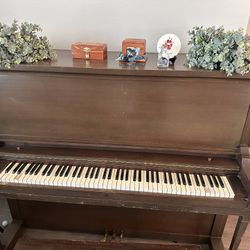 Piano $400