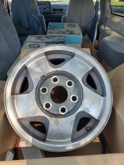 Set of 4 Chevy Gmc Wheels 16x7