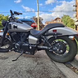 Honda Shadow Phatom 750