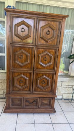 Armoire Wardrobe/ Dresser