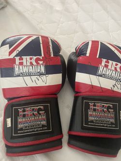 Signed Max Holloway Gloves 2018
