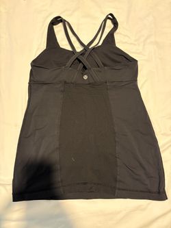 Lululemon workout top size 8