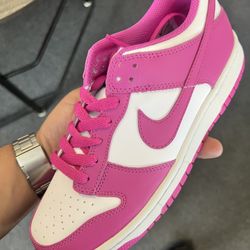 Brand New Nike Dunk Low Fuchsia Pink White GS Size 6.5Y