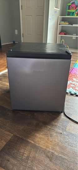 Mini fridge