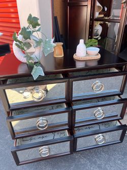 Walter E. Smithe Mirroredf 6-Drawer Dresser