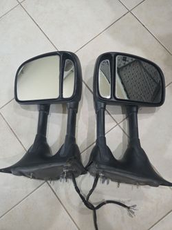F350/F250  Year 2000 Pair of Power Side Tow Mirrors Black