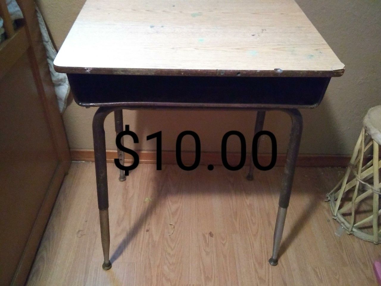 Kids school desk