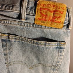 Levis Size 40/30 Read Description
