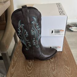 Dream Pairs Dark Brown Heeled Boots with Blue Stitching