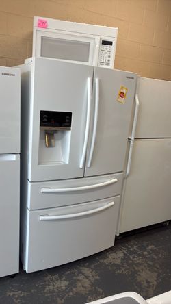 Nice like new Samsung refrigerator