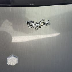 mini whirlpool fridge