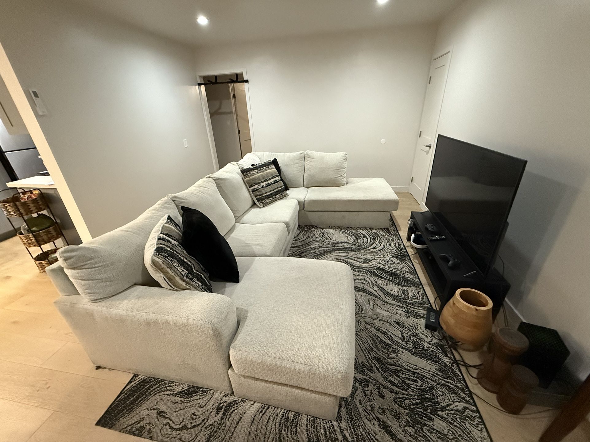 Sectional Couch - Beige 