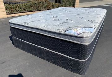Queen Orthopedic Bamboo Pillow Top Mattress!!