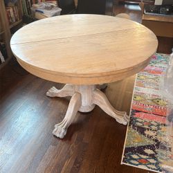 Nice Clawfoot Round Table 