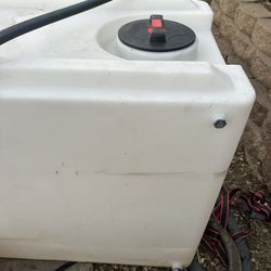Water Tank 225 Gallons 