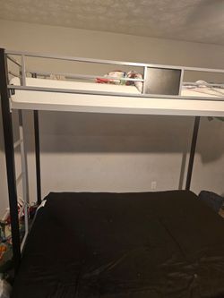 Metal bunk bed